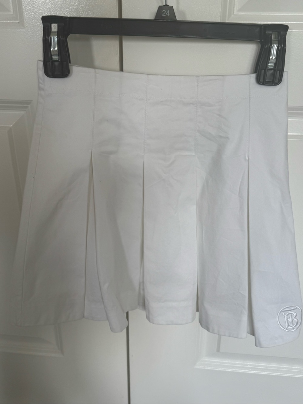 Burberry TB Gaya White Pleated logo Skirt size 10Y